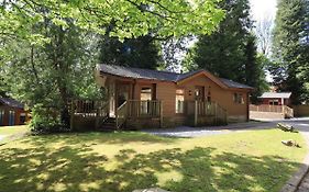 Forest Pines Lodge